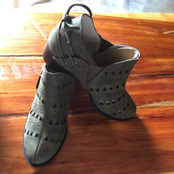 JBU Evelyn boots olive color - Picture 6 of 13